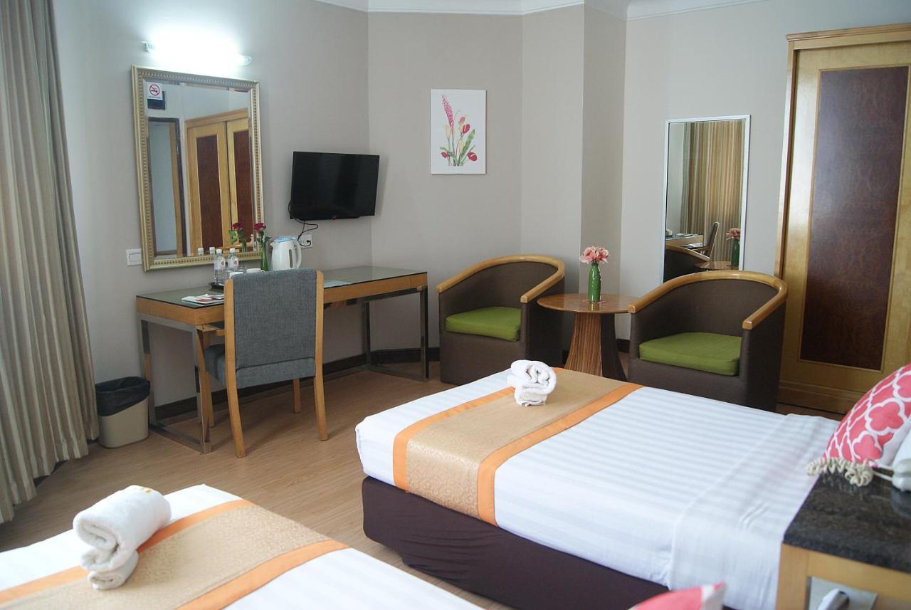 Tang Dynasty Hotel Кота Кинабалу Екстериор снимка