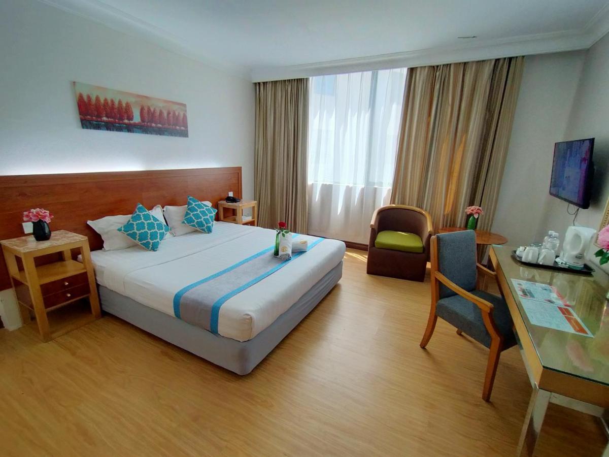 Tang Dynasty Hotel Кота Кинабалу Екстериор снимка